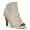 Clearance Vince Camuto Finndayas Bootie Swan White