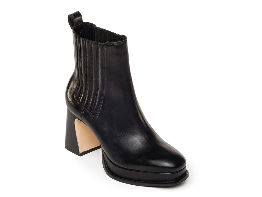 Hot Bernardo Nicola Chelsea Boot Black