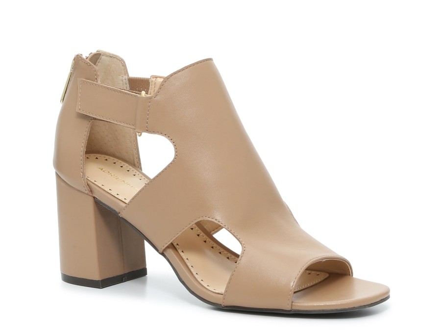 Wholesale Adrienne Vittadini Alton Sandal Beige