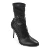 Hot Journee Collection Gizzel Bootie Black